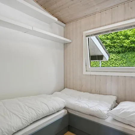 Amazing In Bjert With Wifi And 3 Bedrooms Binderup Strand