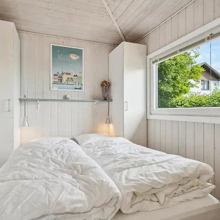 Amazing In Bjert With Wifi And 3 Bedrooms * Binderup Strand