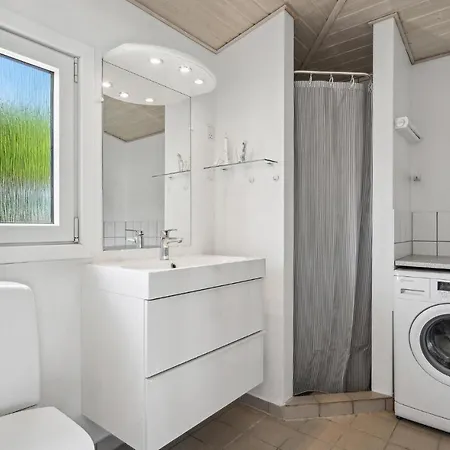 Amazing In Bjert With Wifi And 3 Bedrooms Feriehus *
